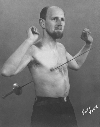 איש הפלא חסין&nbsp;החרבות